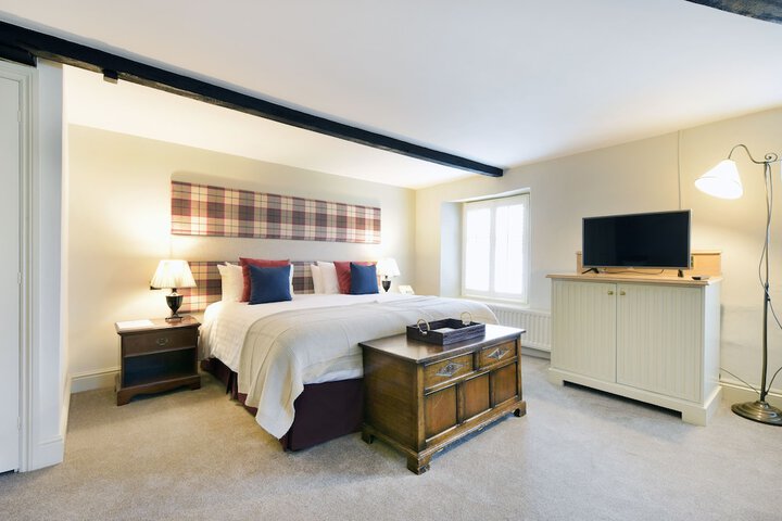 Room 33 of 118