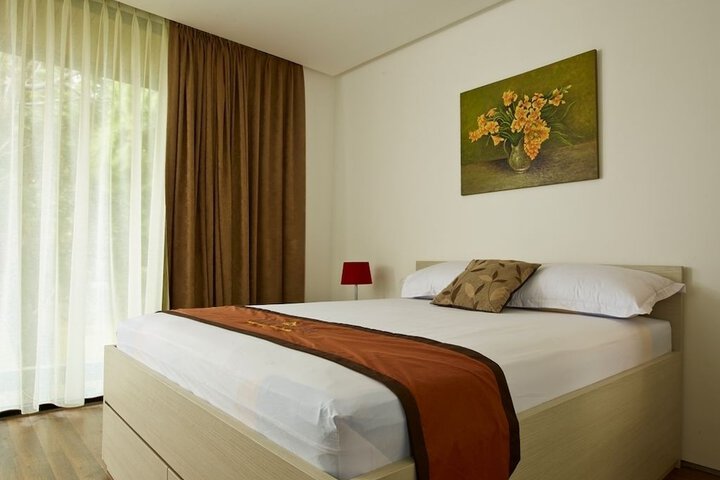 Room 3 of 25