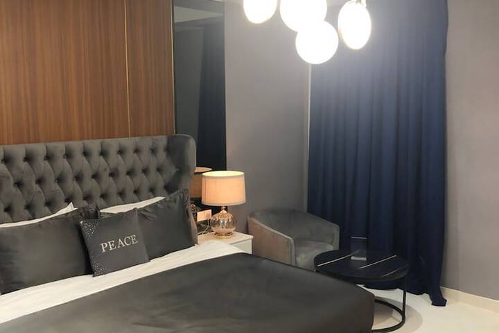 Room 4 of 61