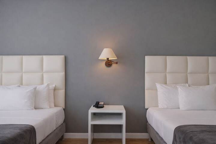 Room 13 of 93