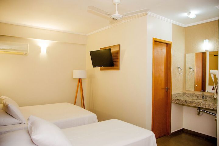 Room 16 of 30