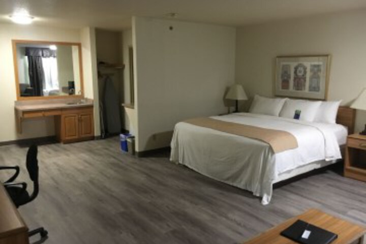 Room 16 of 76