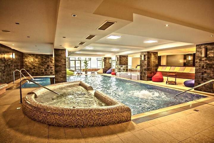 Pool 15 of 42