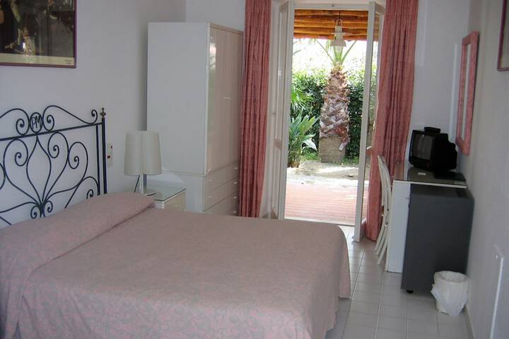 Room 9 of 91