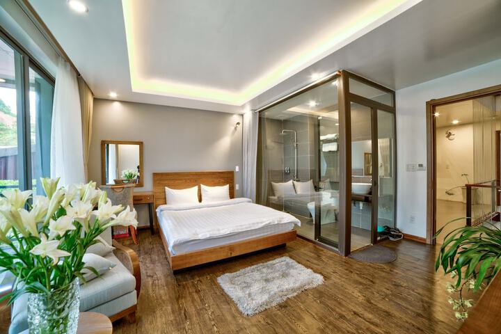 Room 16 of 32