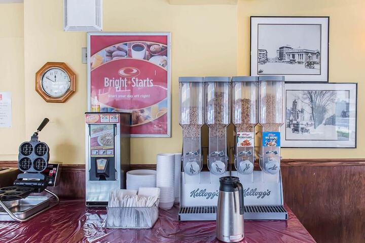 Breakfast/Coffee Service 29 of 36