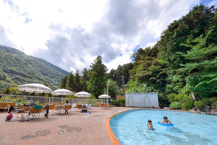 Hotel with Pool