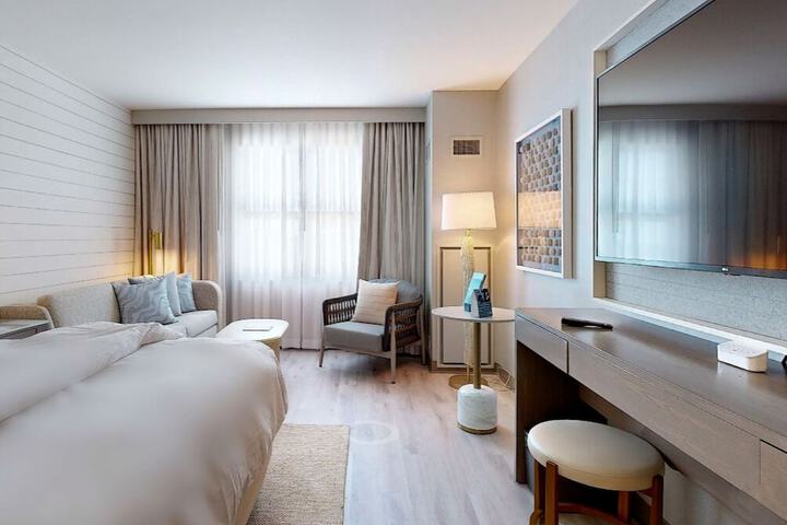 Room 10 of 71
