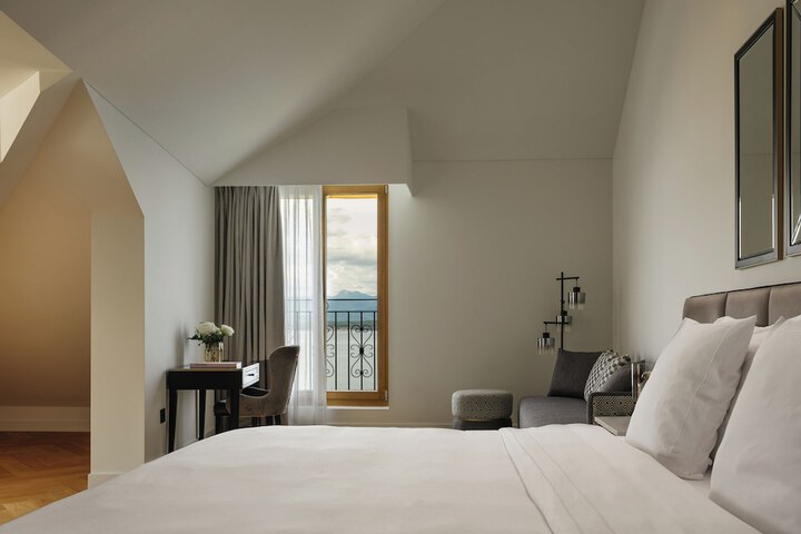 Room 26 of 55