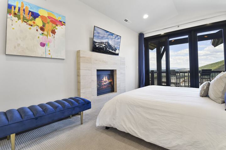 Room 4 of 36