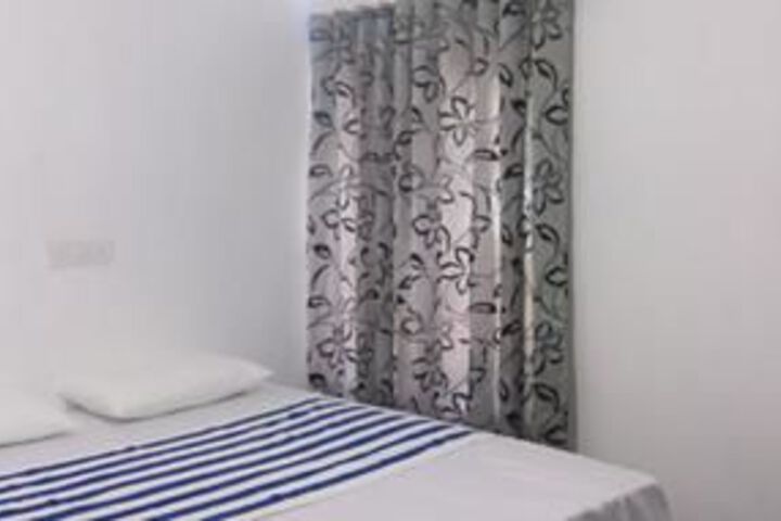 Room 13 of 17