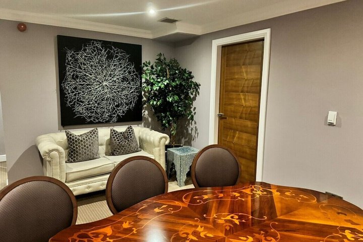 Room 25 of 68