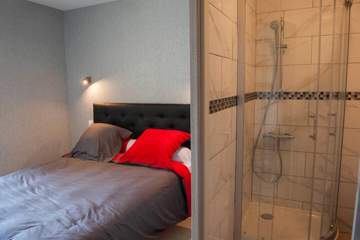 Room 17 of 46