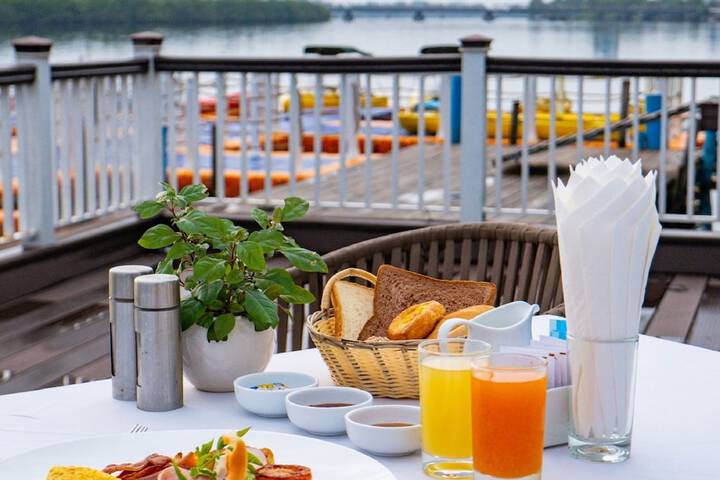 Breakfast/Coffee Service 199 of 313