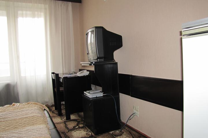 Room 6 of 18