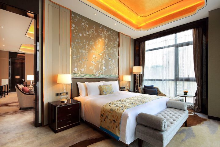Room 4 of 38