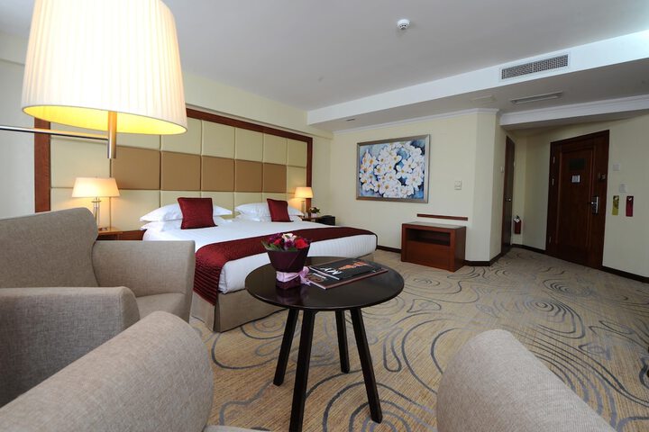 Room 71 of 325