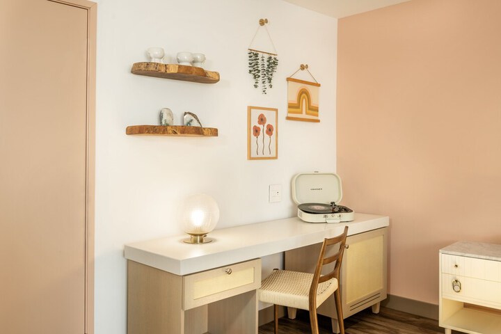 Room 18 of 39