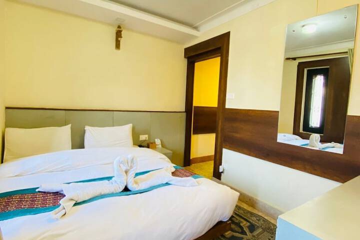Room 8 of 19