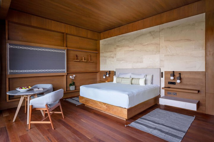Room 5 of 129