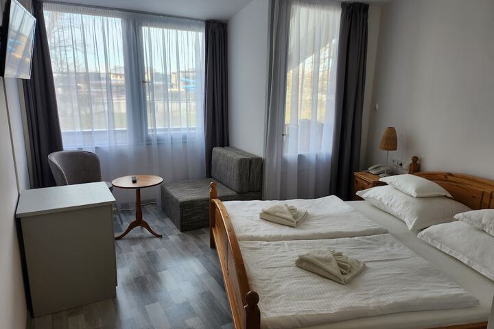 Room 6 of 38