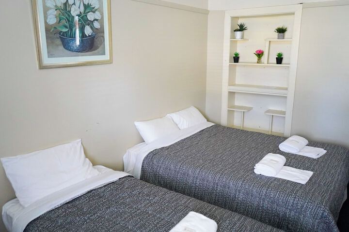 Room 2 of 18