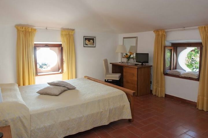 Room 9 of 21