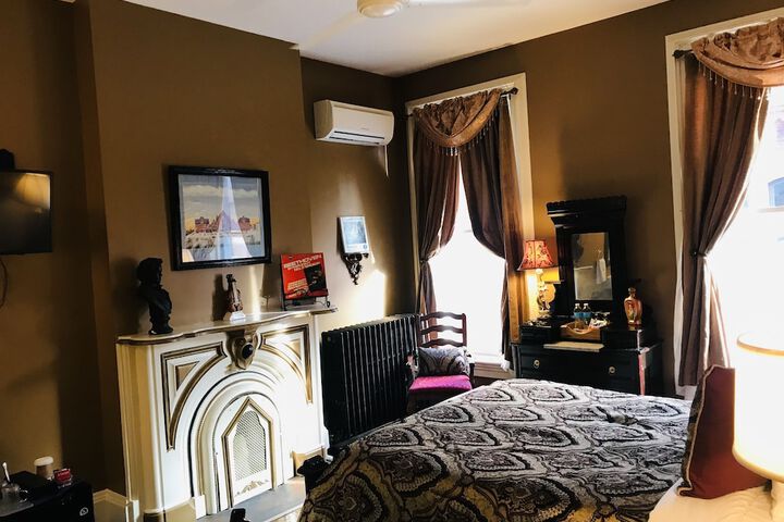 Room 9 of 95