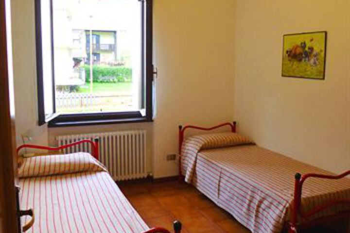 Room 15 of 33