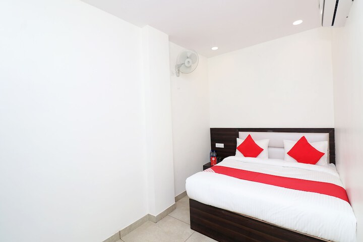 Room 17 of 23