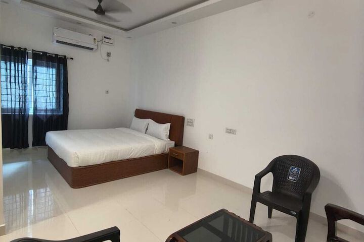 Room 8 of 21
