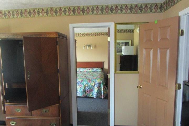 Room 5 of 12