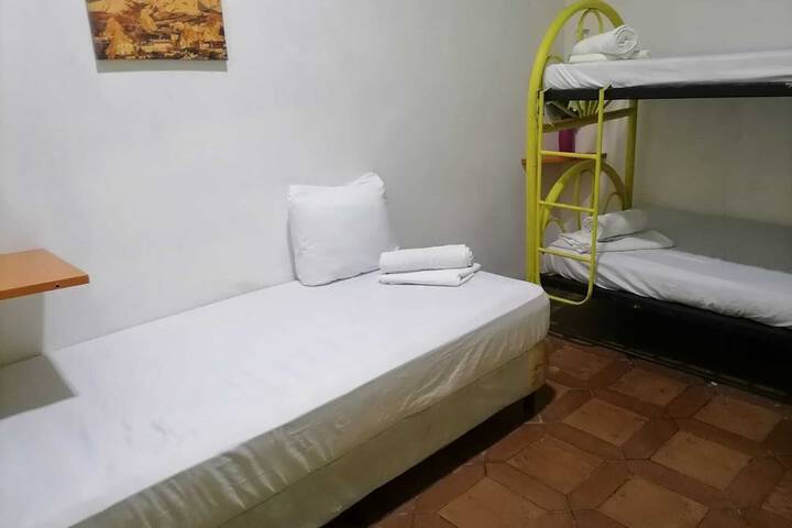 Room 6 of 34