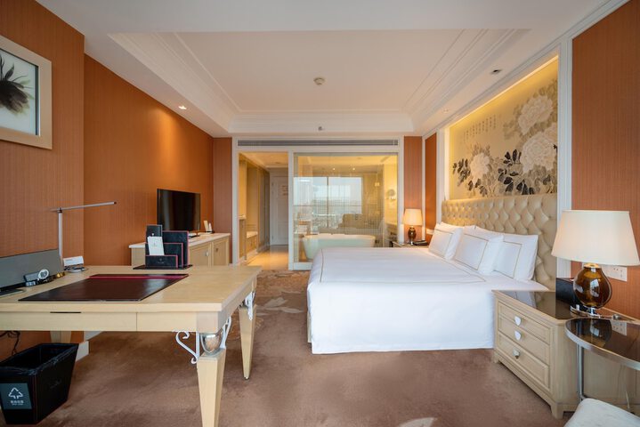 Room 19 of 32
