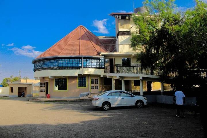 Hotel 8 of 9