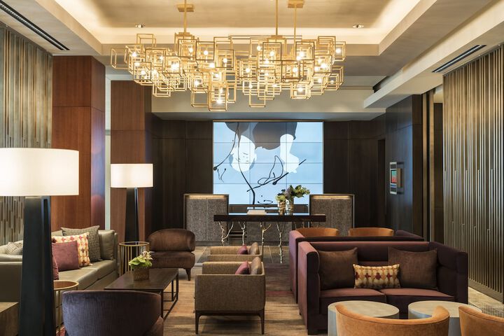 Lobby lounge
