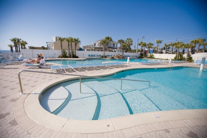 Pool 18 of 24