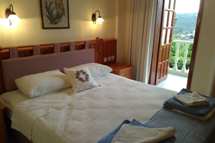 Room 12 of 25
