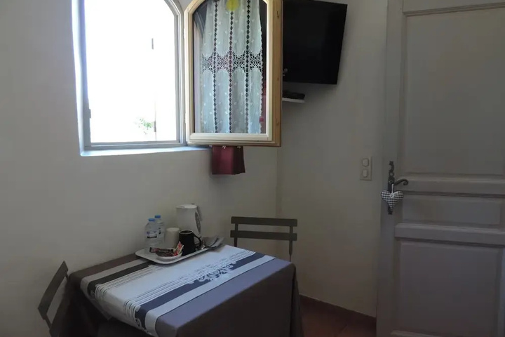 Room 3 of 15
