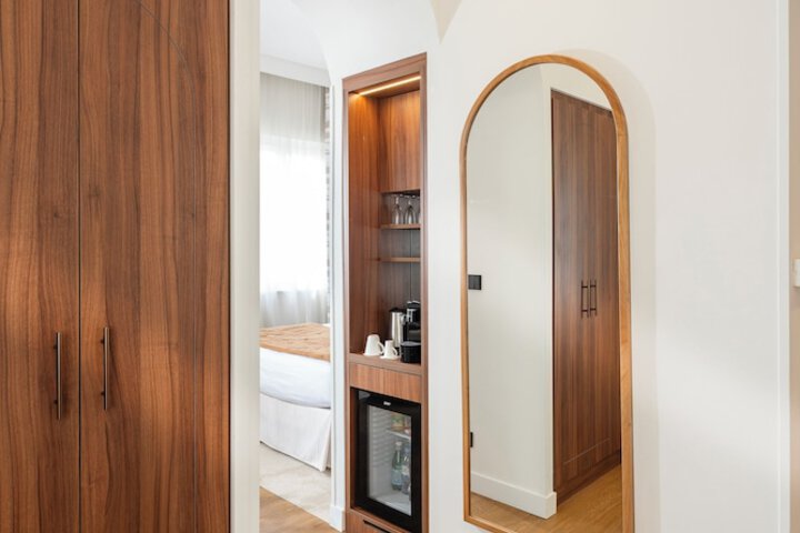 Room 21 of 53
