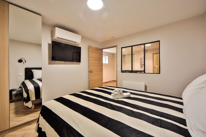 Room 4 of 26