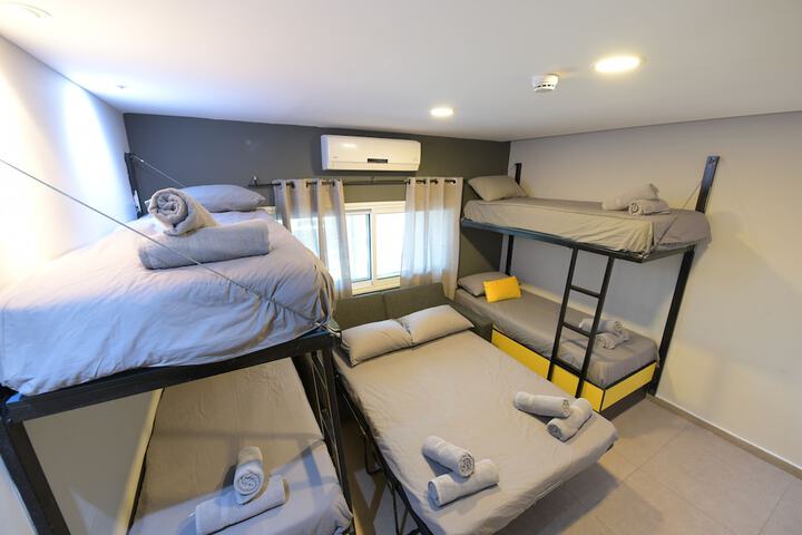 Room 21 of 47