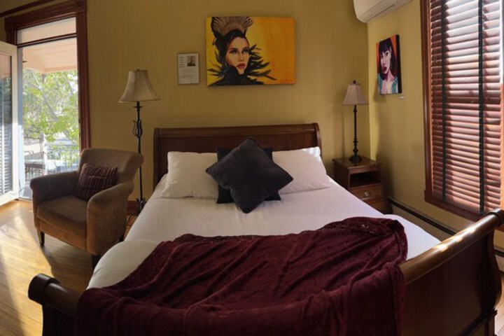 Room 52 of 105