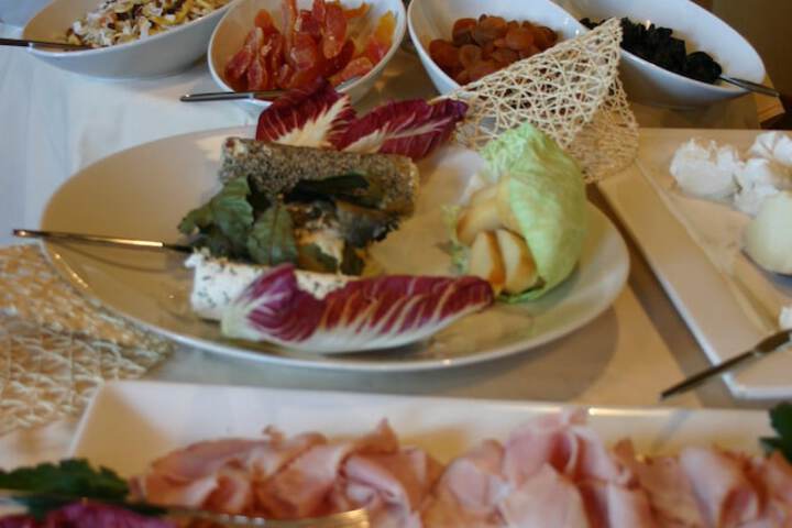 Dining 69 of 106