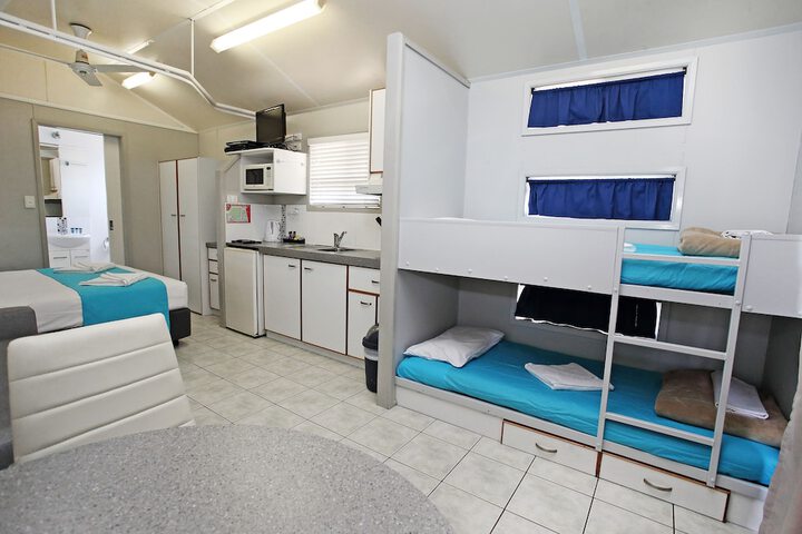 Room 33 of 261