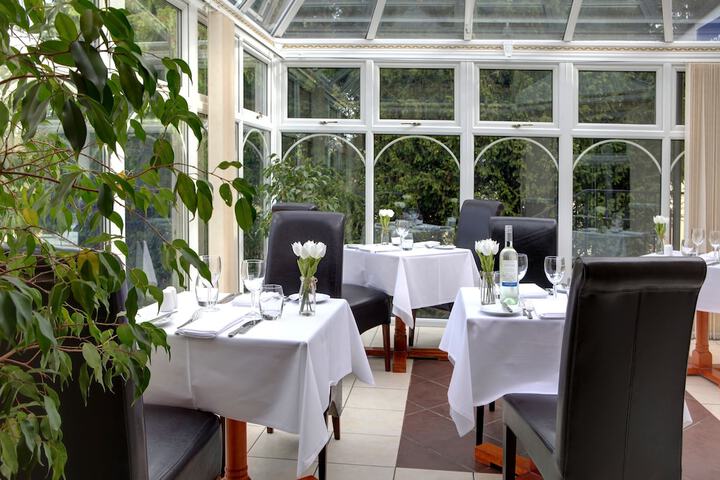 Dining 34 of 66