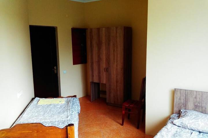 Room 10 of 20