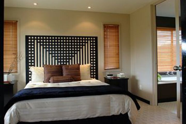 Room 9 of 28