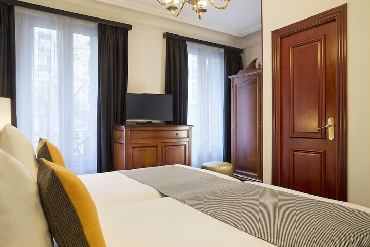 Room 6 of 46