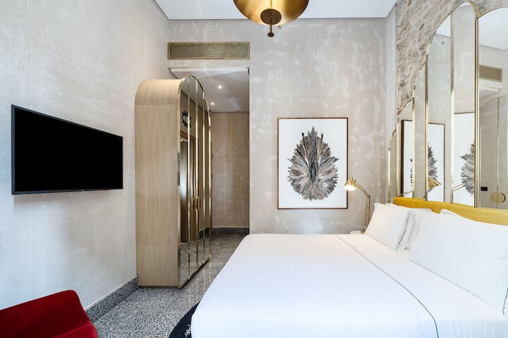 Room 26 of 95
